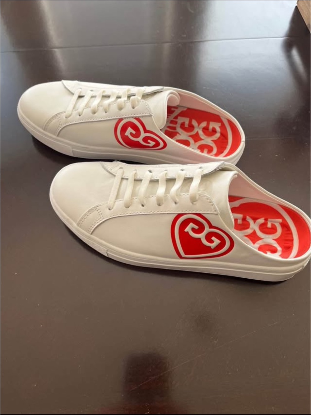 G/FORE White Slip-On Lace-Front Mules with Red Heart Insole